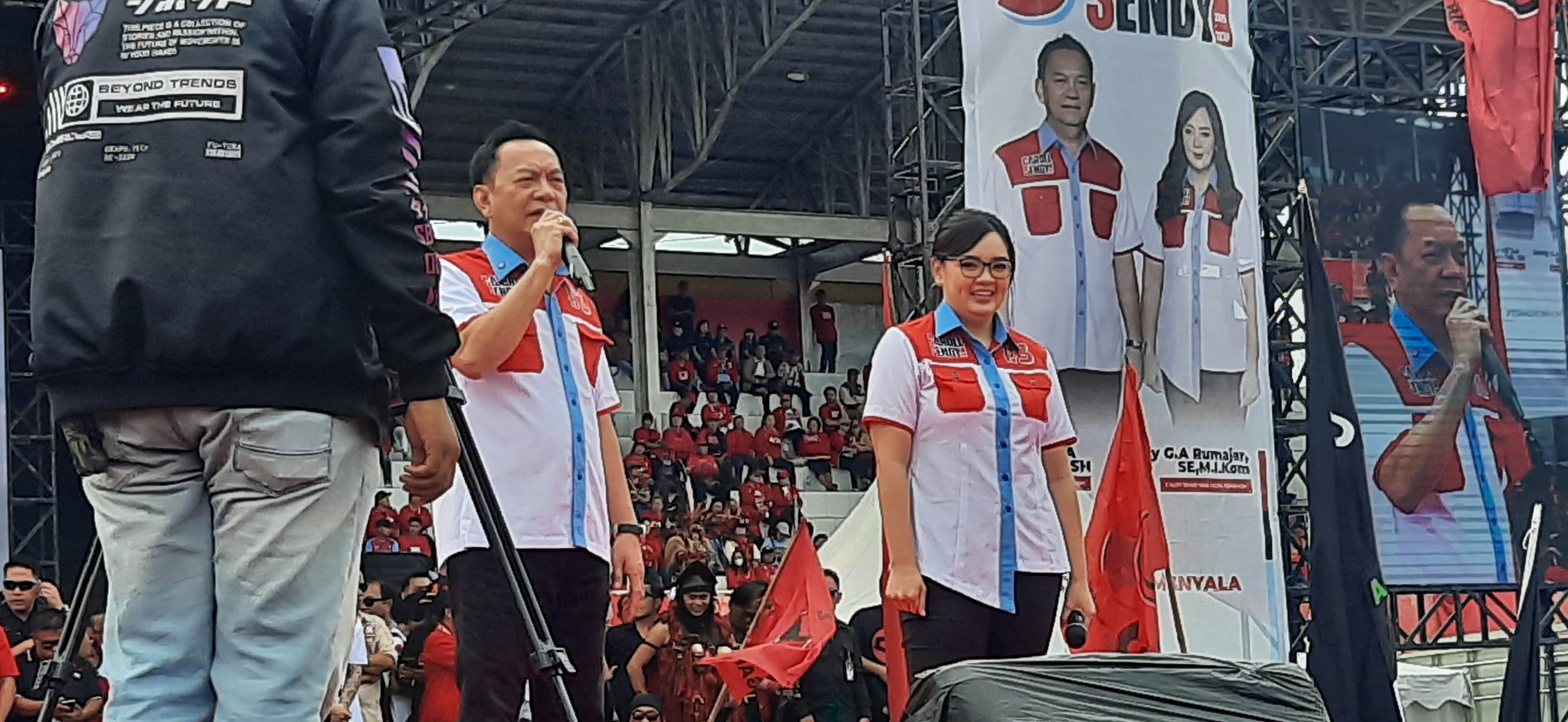 Tomohon Menyala, Puluhan Ribu Massa Caroll Sendy Padati Stadion Babe Palar
