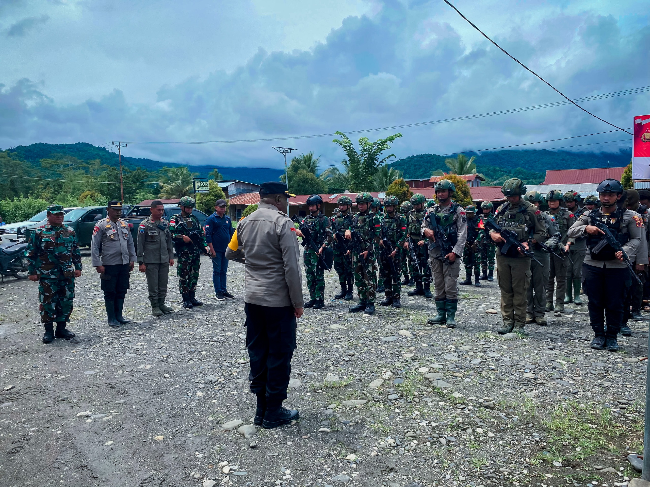 Polri-TNI dan Satgas Ops Damai Cartenz-2025 Gelar Patroli Besar untuk Pulihkan Keamanan di Yalimo