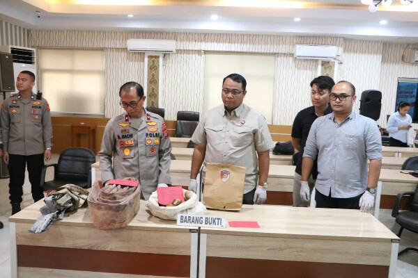 Polda Sulut Tutup Tambang Emas Ilegal Ratatotok.