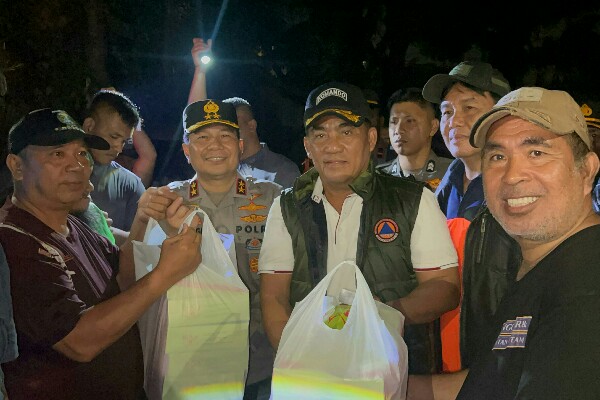 Banjir Manado, Kapolda Dan Gubernur Sulut Tinjau Titik Bencana, Salurkan Bantuan
