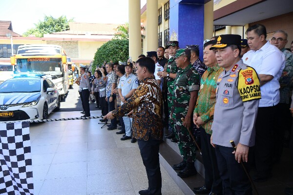 Jelang Lebaran 1446 H, Forkopimda Sulut Lepas Rombongan Mudik Gratis di Polda Sulut
