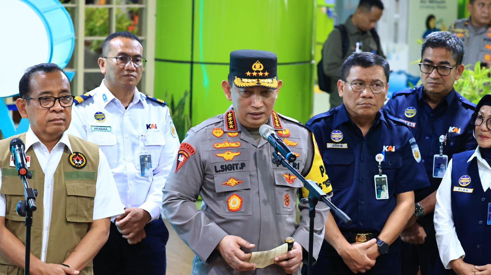 Kapolri Perintahkan Jajaran Antisipasi Kejahatan di Sekitar Stasiun Agar Pemudik Nyaman dan Aman