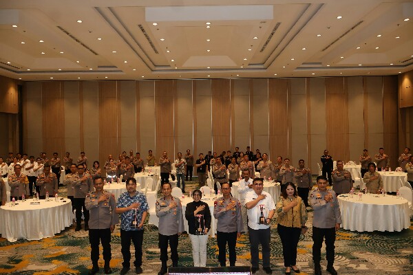 Divhumas Polri Gelar Diskusi Keterbukaan Informasi Publik Bersama Personel Polda Sulut