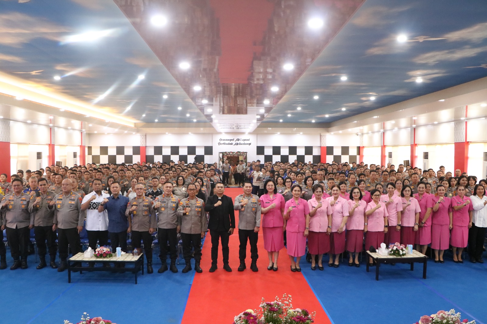 Ibadah Paskah 2025, Kapolda Sulut: Tingkatkan Pelayanan Masyarakat
