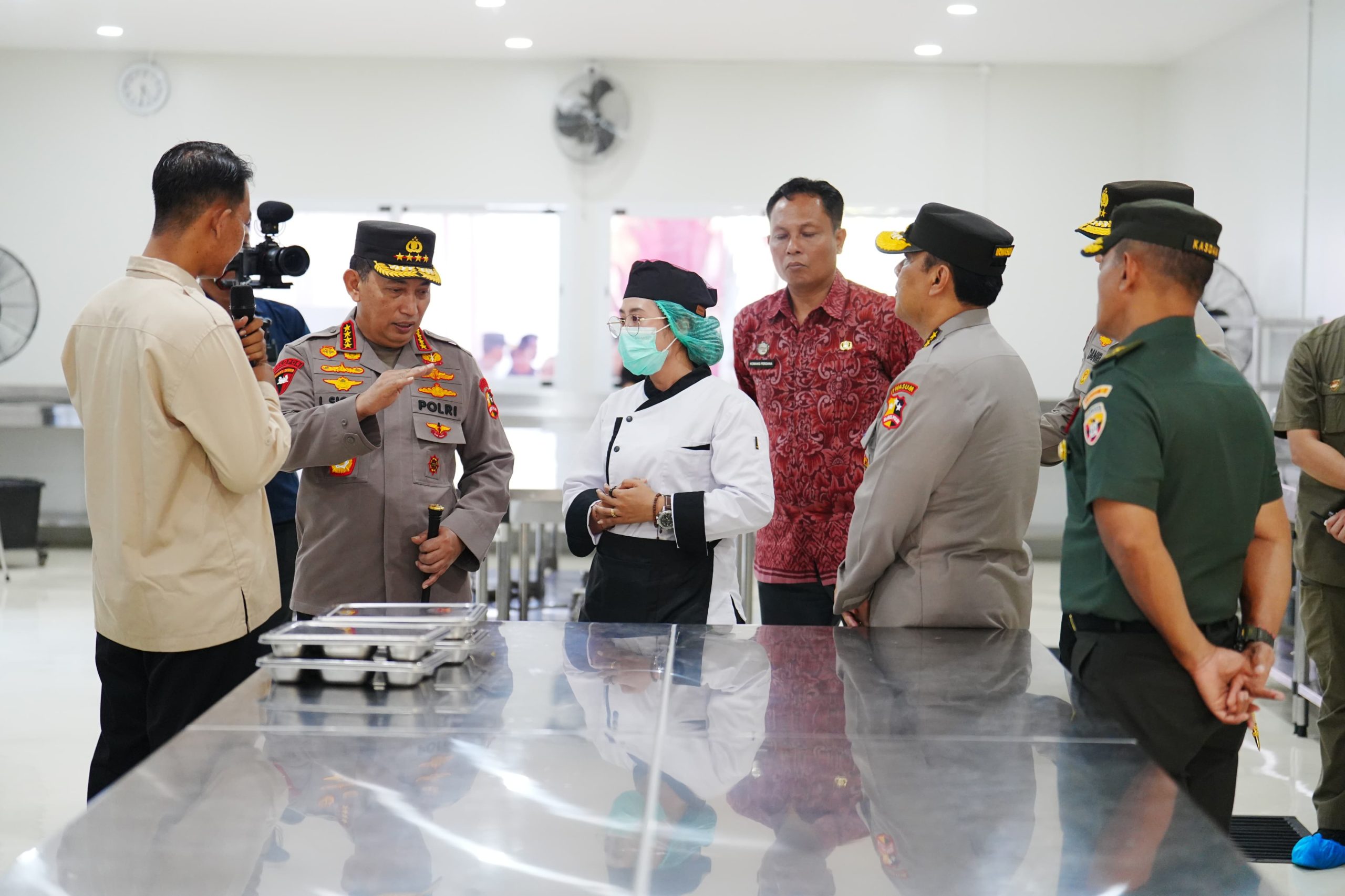 Kapolri Tinjau SPPG Polda Bali, Pastikan Dukung Program MBG Pemerintah
