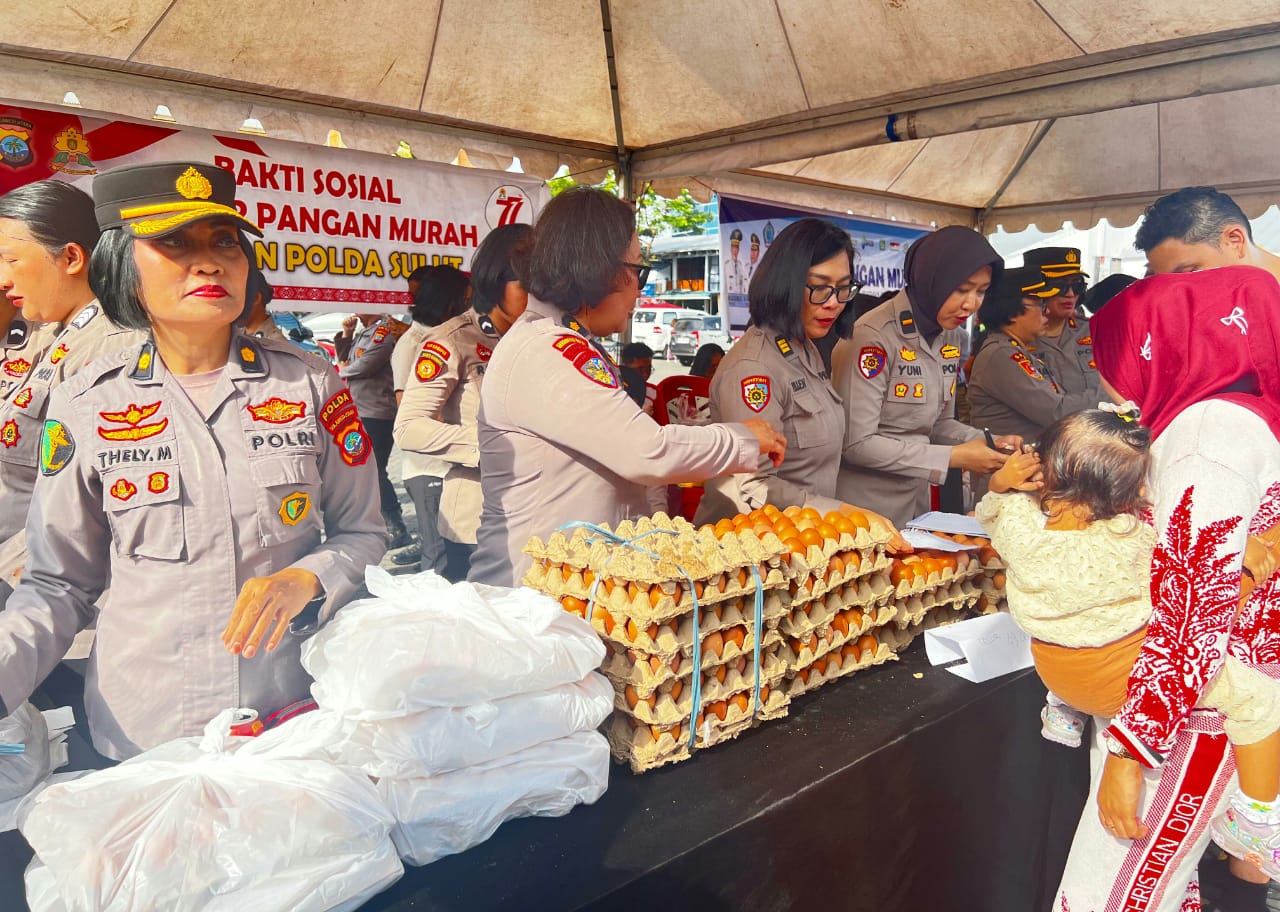 Polwan Polda Sulut Gelar Bakti Sosial dan Gerakan Pangan Murah di Megamas Manado, 2 Ton Beras Ludes Terjual