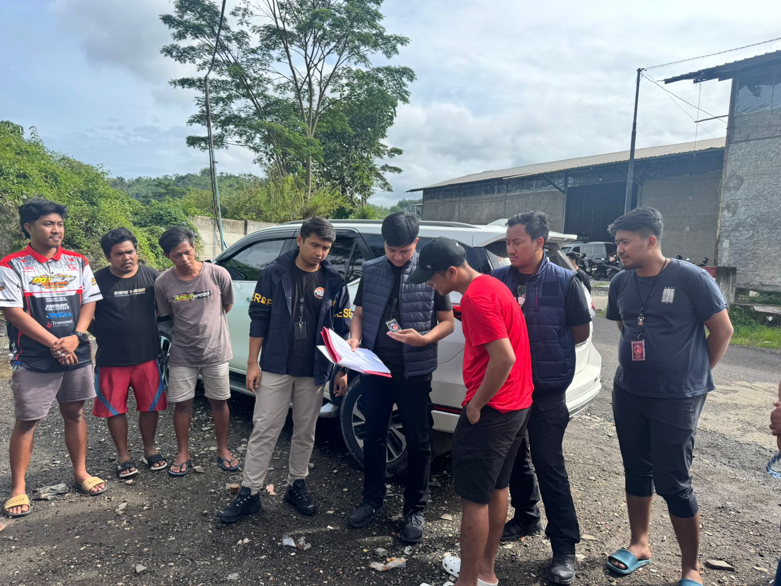 Polisi Bongkar Sindikat Balpres di Jakarta, 207 Bal Pakaian Bekas Impor Disita