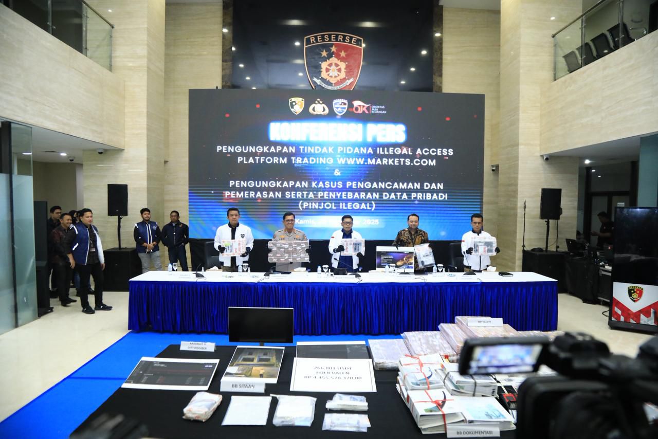 BARESKRIM POLRI BONGKAR 2 APLIKASI PINJOL ILEGAL, 400 KORBAN DIPERAS DAN DIANCAM