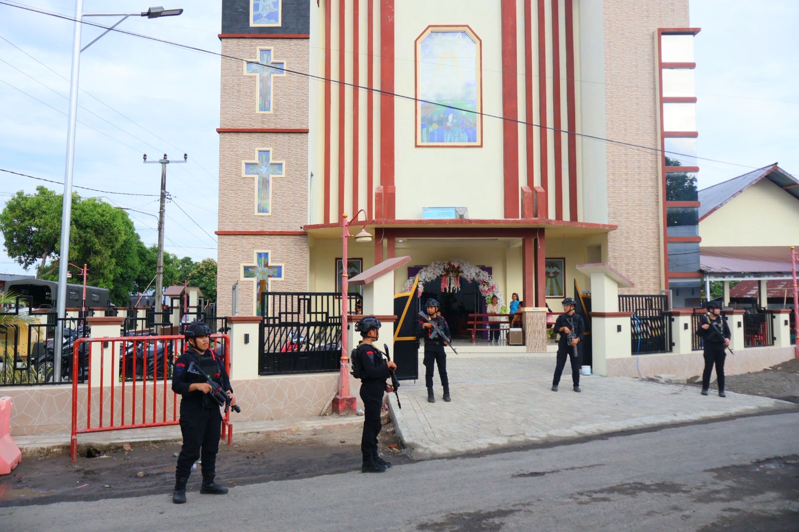 Jaga Kamtibmas Kondusif Pasca Perkelahian Antar Kelompok di Minahasa Tenggara, Polisi Lakukan Pengamanan dan Pemeriksaan Kendaraan