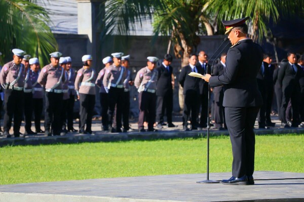 Dipimpin Irwasda, Polda Sulut Gelar Upacara Peringatan Hari Ibu ke-97 Tahun 2025