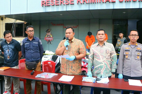 Tim Resmob Polda Sulut Bersama Tim Opsnal Polsek Malalayang Tangkap 2 Tersangka Curanmor dan Amankan 9 Barang Bukti
