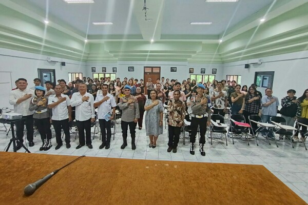 Bidang Propam Polda Sulut Sosialisasikan Layanan Aduan QR Code di Kampus Unika De La Salle