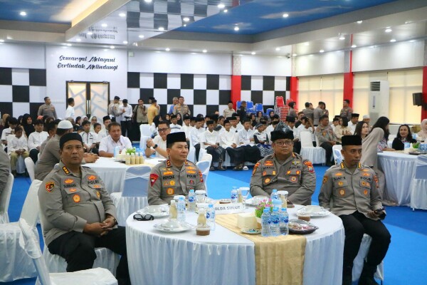 Wujudkan Kepedulian di Bulan Suci Ramadan, Polda Sulut Gelar Buka Puasa Bersama dan Santuni 100 Anak Yatim