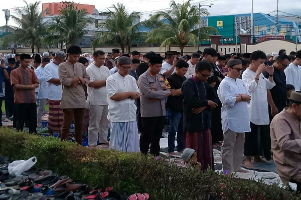 Ribuan Umat Muslim Padati Mapolda Sulut, Rayakan Idul Fitri 1447 H dalam Bingkai Persatuan