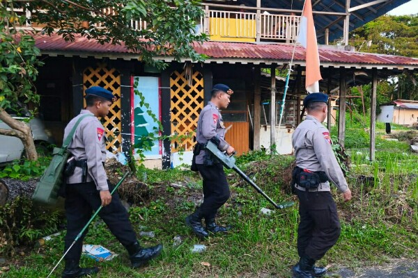 Pastikan Keamanan Paskah Nasional, Tim Jibom Satbrimob Polda Sulut Sterilisasi Kawasan Megamas