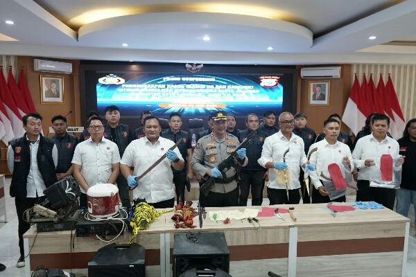 Dirreskrimum Polda Sulut Paparkan Capaian Pengungkapan Kasus Semester I Tahun 2026