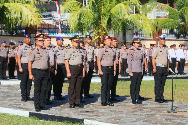 Kado Hari Bhayangkara ke-80, Sebanyak 290 Personel Polda Sulut Terima Kenaikan Pangkat