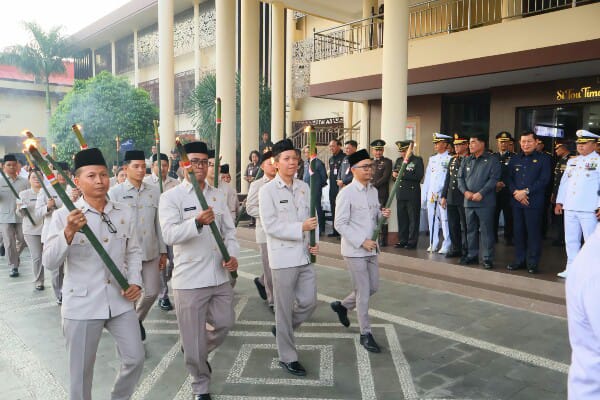 Pawai Taptu Polda Sulut Kobarkan Semangat Kemerdekaan Jelang HUT ke-81 RI